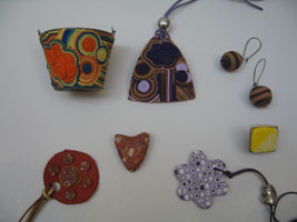 Muestras de productos hechos con Sculpey